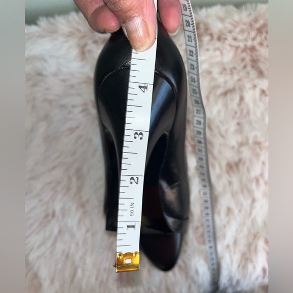 Classic Black Nine West heel.  Size 7, approx 4.25 inch heel.  Worn for 1 hour - Picture 2 of 3